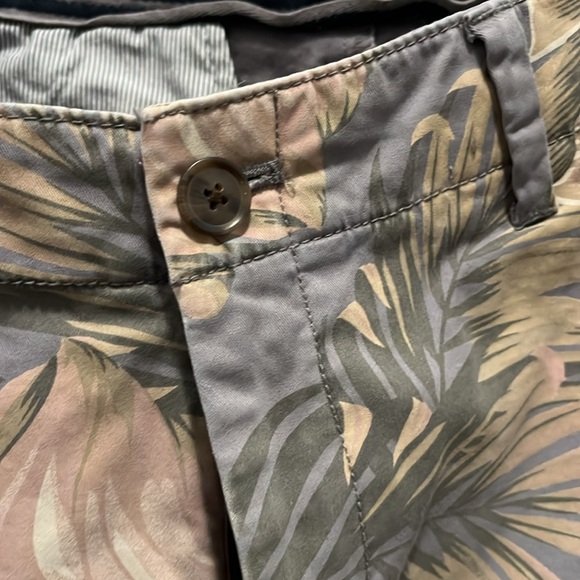 Patterned pants from the Gap. - Picture 6 of 8